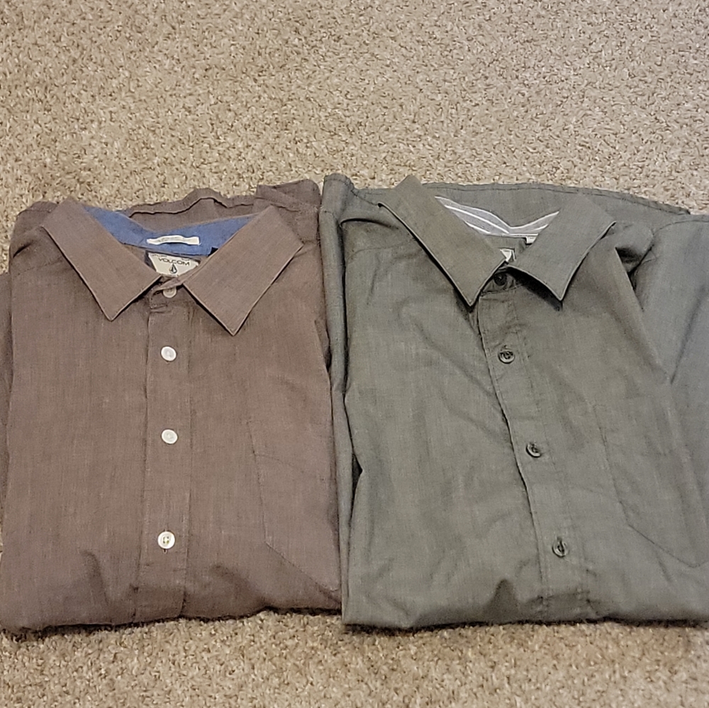 Set Of 2 Volcom Short Sleeve Button Up Shirt Soli… - image 1